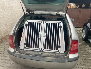 Přepravní box do Škoda Octavia I. s falešným dnem